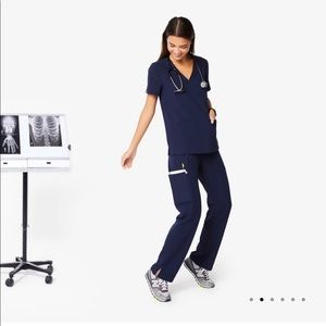 NWT Figs Kade Cargo Scrub Pants Navy